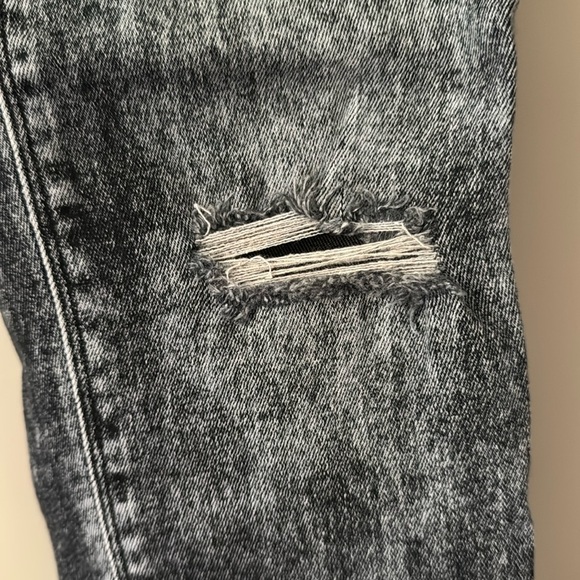 HUDSON JEANS NICO SUPER SKINNY BLACK ACID WASH SIZE 27 - Picture 3 of 9